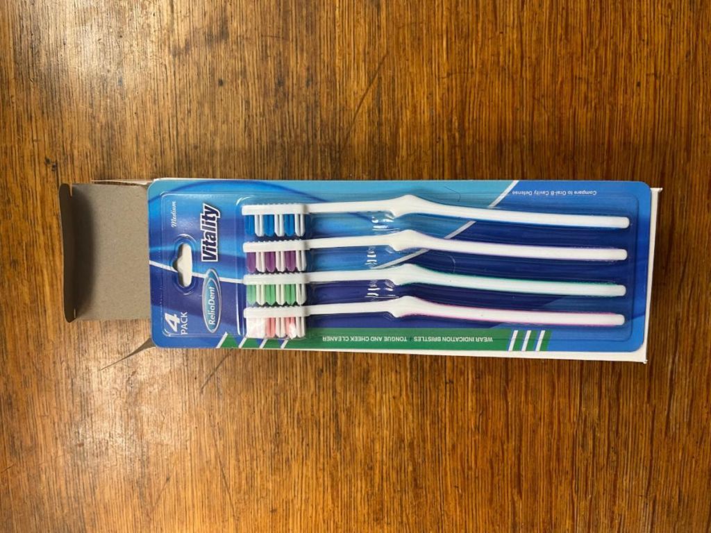 46924 - Toothbrushes, Razors, Floss - 80 Pallets USA